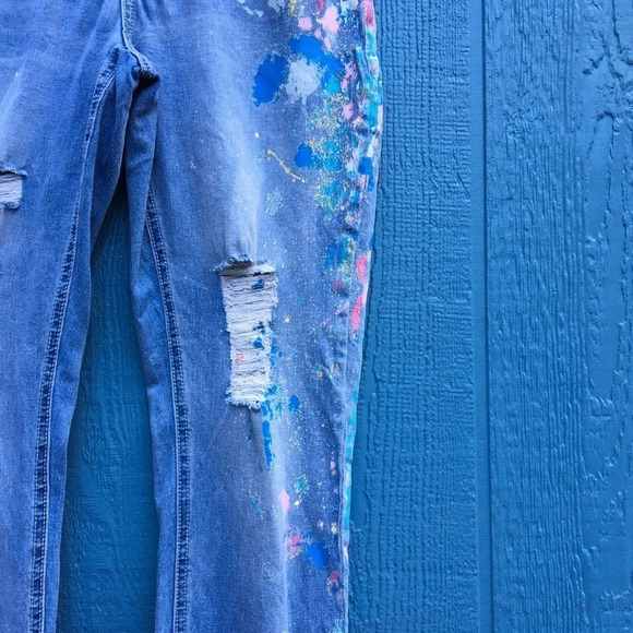 Seven7 Light Wash Factory Distressed Paint Spatter Straight Leg Jeans Size 27 - Picture 4 of 7